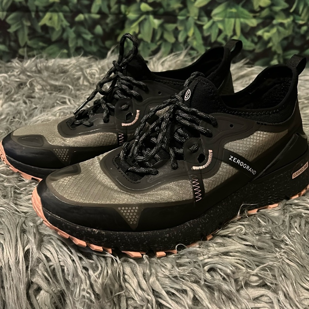Cole Haan Zerogrand OVERTAKE
All Terrain Runner Water Resistant 9 1/2c